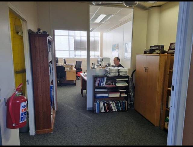 BUSINESS PROPERTY TO RENT IN MOWBRAY
